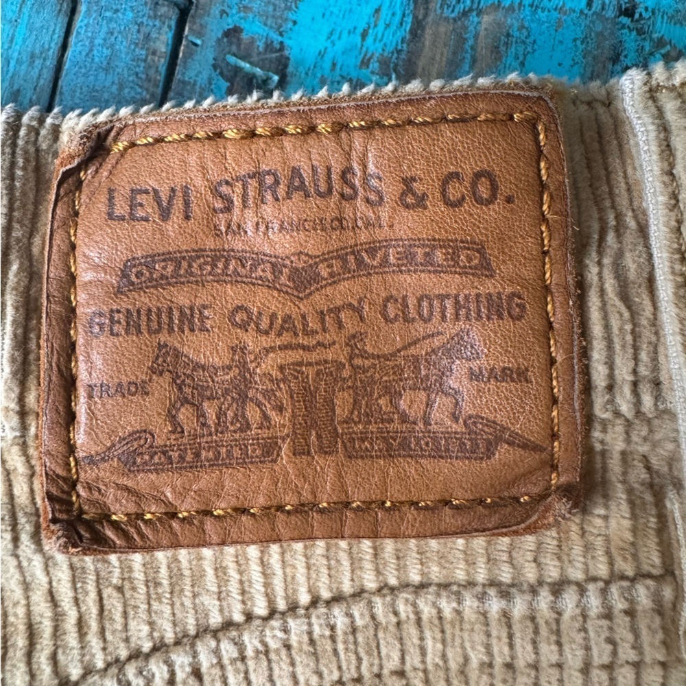 Levi's Ribcage Boot High Rise Tan Corduroy Pants Size 30 - Picture 15 of 16
